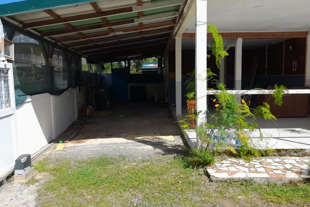 La Petite Maison, Spacieuse, Avec Jardin / Parking Sainte-Rose Esterno foto